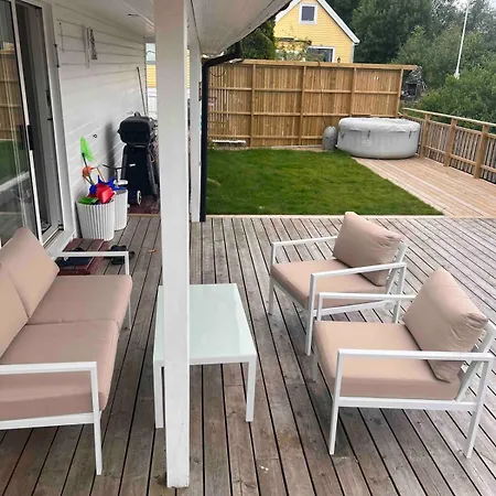 בית נופש House In West With View And Hot Tub ברגן