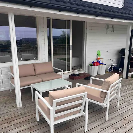 House In West With View And Hot Tub בית נופש ברגן
