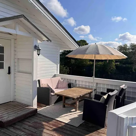 House In West With View And Hot Tub בית נופש ברגן