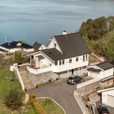 Tatil Evi House In West With View And Hot Tub